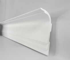 Гладкий потолочный плинтус