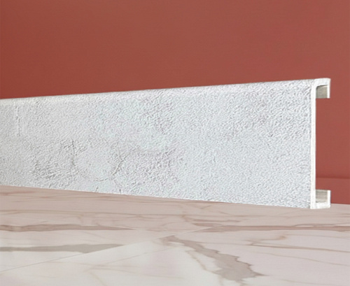 картинка Плинтус - Наличник Декор С04-1 бетон светлый 70*17*2400 мм от магазина