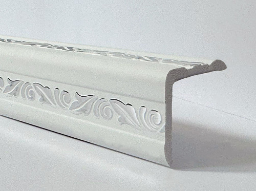 картинка Уголок ПВХ Д-03 белый матовый серебро 30*30*2,7м от магазина