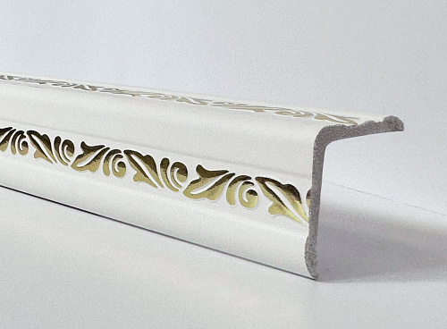 картинка  Уголок ПВХ Д-03 белый матовый золото 30*30*2,7м от магазина