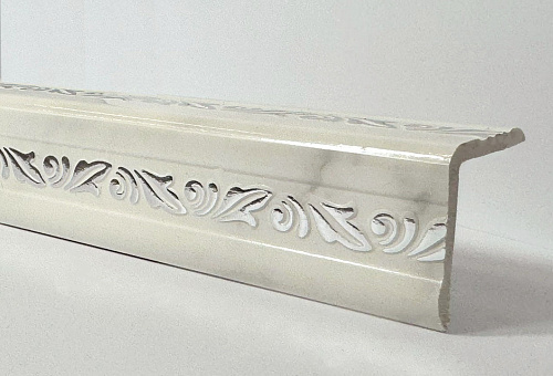 картинка Уголок ПВХ Д-03 мрамор белый серебро 30*30*2,7м от магазина