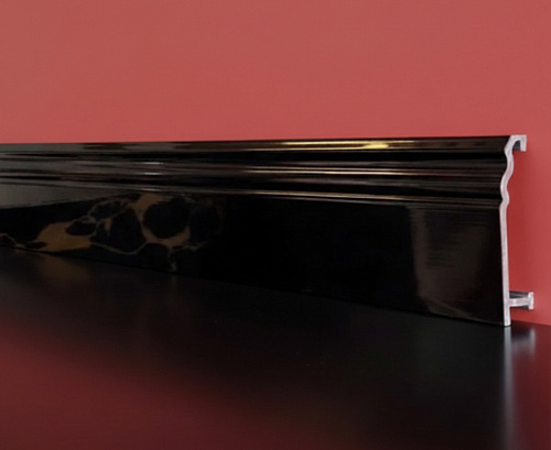 картинка Плинтус Декор С07-1 Черный глянец композит 100мм 2,5м от магазина